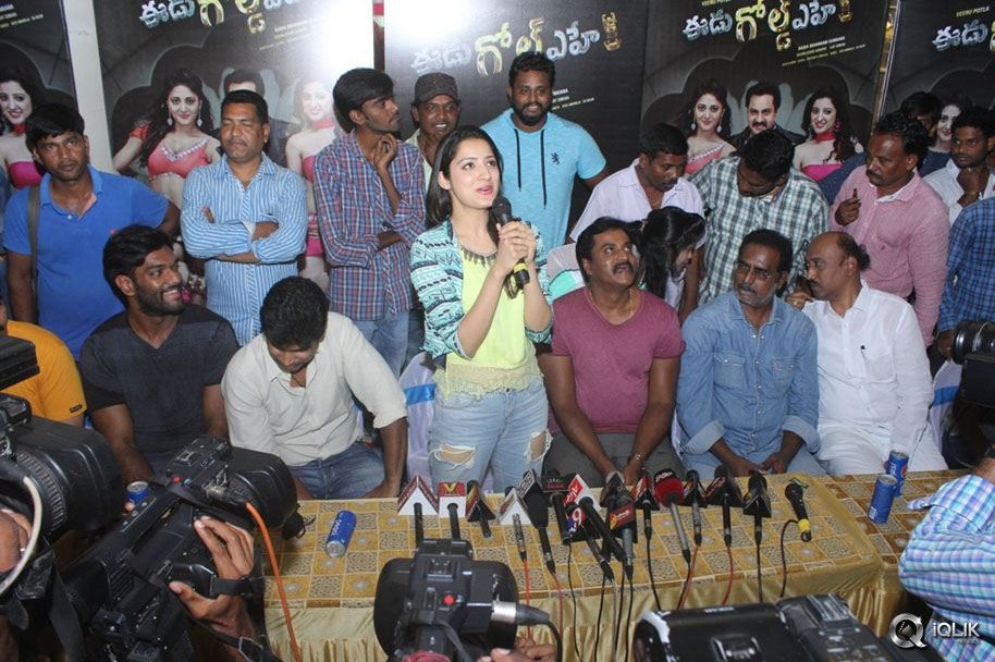 Eedu-Gold-Ehe-Movie-Team-At-CMR-Mall-In-Vizag